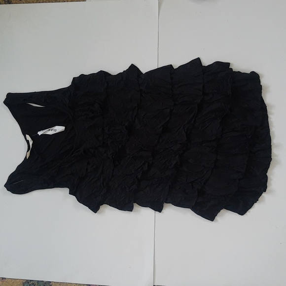 Old Navy Tops - Old Navy NWT Women's M Crinkle Jersey Material Black Racer Back Ruffle Tank Top